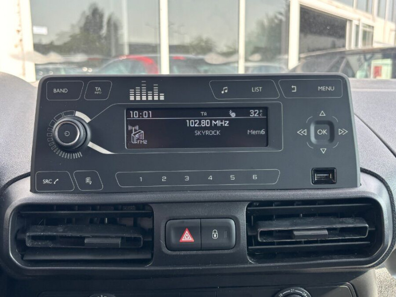 Photo 24 de l'offre de CITROEN BERLINGO 1.5 BlueHDi 100 BVM6 FEEL à 21450€ chez Mérignac auto