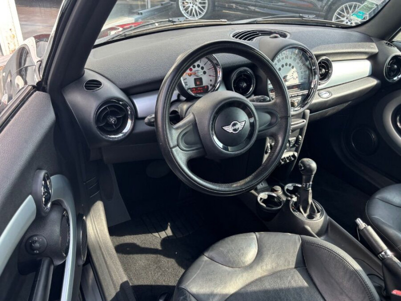 Photo 7 de l'offre de MINI MINI III ONE 1.6 98 BVA 3P CUIR TOIT Ouvrant Radars à 10890€ chez Mérignac auto