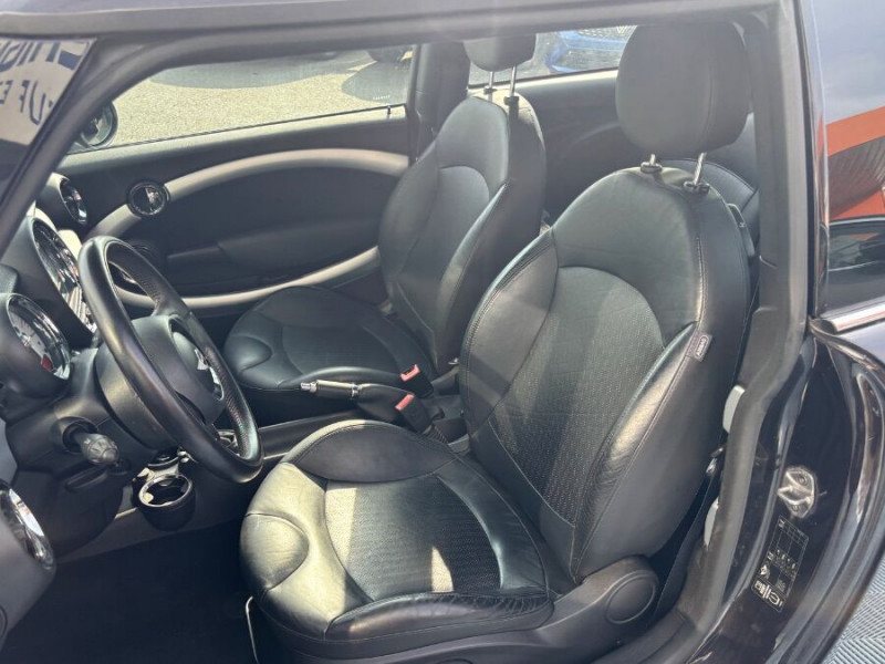 Photo 8 de l'offre de MINI MINI III ONE 1.6 98 BVA 3P CUIR TOIT Ouvrant Radars à 10890€ chez Mérignac auto
