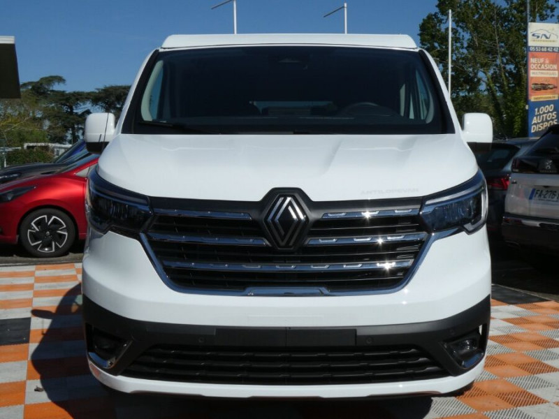 Photo 17 de l'offre de RENAULT TRAFIC VAN ANTILOPE VAN Aménagé FLEX5 2.0 DCi 150 BVM6 L1 GD CFT à 62450€ chez Mérignac auto