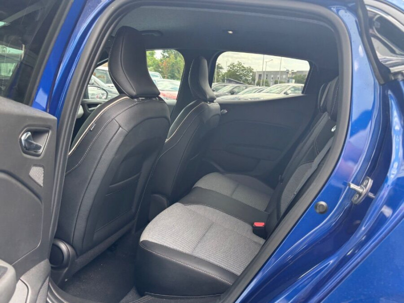 Photo 16 de l'offre de RENAULT CLIO V 0.9 TCe 90 BVM6 TECHNO GPS Cam360° JA16 à 18950€ chez Mérignac auto