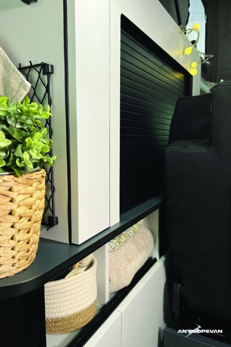 Photo 50 de l'offre de RENAULT TRAFIC VAN ANTILOPE VAN Aménagé FLEX5 2.0 DCi 150 EDC L1 5PL Attel+Pte Vélo Tout Equipé DISPO à 65950€ chez Mérignac auto