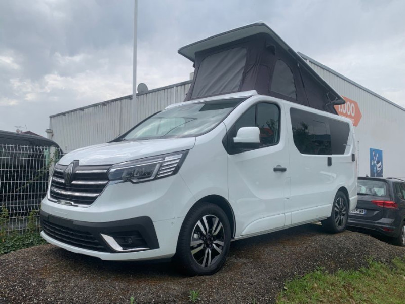 Photo 1 de l'offre de RENAULT TRAFIC VAN ANTILOPE VAN Aménagé FLEX PLUS 2.0 DCi 130 BVM6 L1 JA PK Confort 4PL Attel+Pte Vélo à 54500€ chez Mérignac auto
