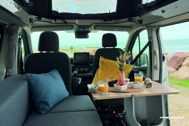 Photo 28 de l'offre de RENAULT TRAFIC VAN ANTILOPE VAN Aménagé FLEX PLUS 2.0 DCi 130 BVM6 L1 JA PK Confort 4PL Attel+Pte Vélo à 54500€ chez Mérignac auto