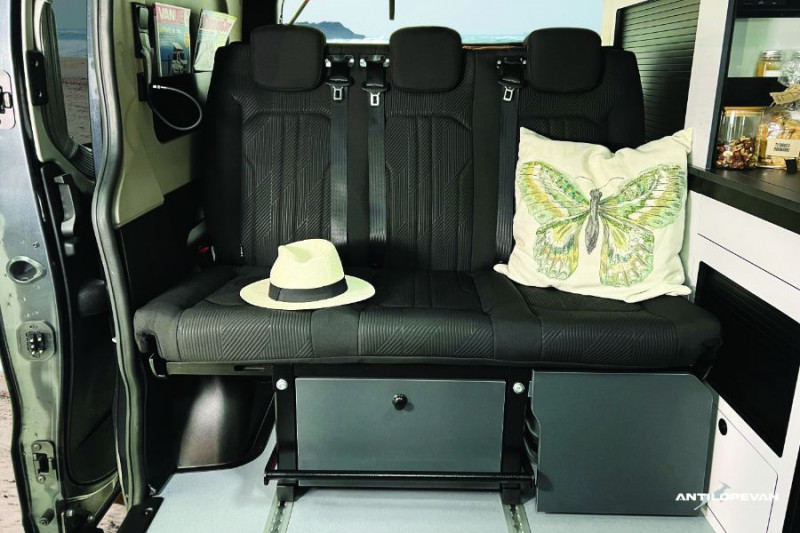 Photo 36 de l'offre de RENAULT TRAFIC VAN ANTILOPE VAN Aménagé FLEX5 2.0 DCi 150 EDC L1 5PL Attel+Pte Vélo Tout Equipé DISPO à 65950€ chez Mérignac auto