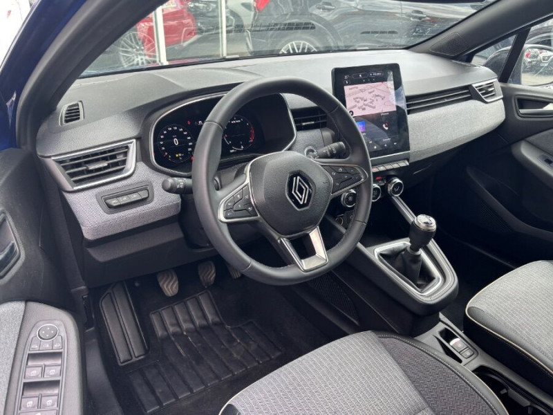 Photo 14 de l'offre de RENAULT CLIO V 0.9 TCe 90 BVM6 TECHNO GPS Cam360° JA16 à 18950€ chez Mérignac auto