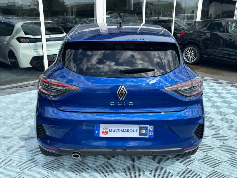 Photo 10 de l'offre de RENAULT CLIO V 0.9 TCe 90 BVM6 TECHNO GPS Cam360° JA16 à 18950€ chez Mérignac auto
