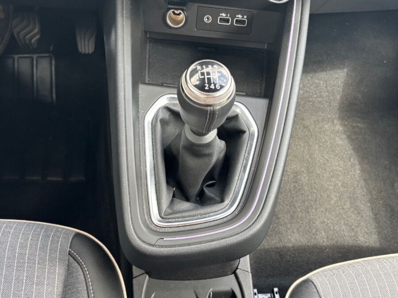 Photo 34 de l'offre de RENAULT CLIO V 0.9 TCe 90 BVM6 TECHNO GPS Cam360° JA16 à 18950€ chez Mérignac auto