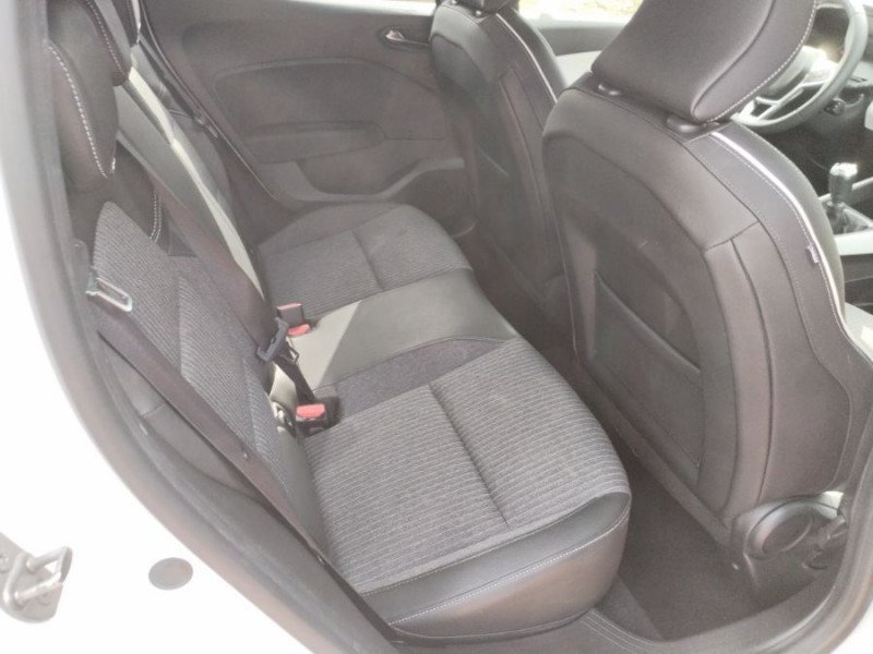 Photo 15 de l'offre de RENAULT CLIO V 1.3 TCe 140 BVM6 TECHNO GPS Camera VT Arr. à 18950€ chez Mérignac auto