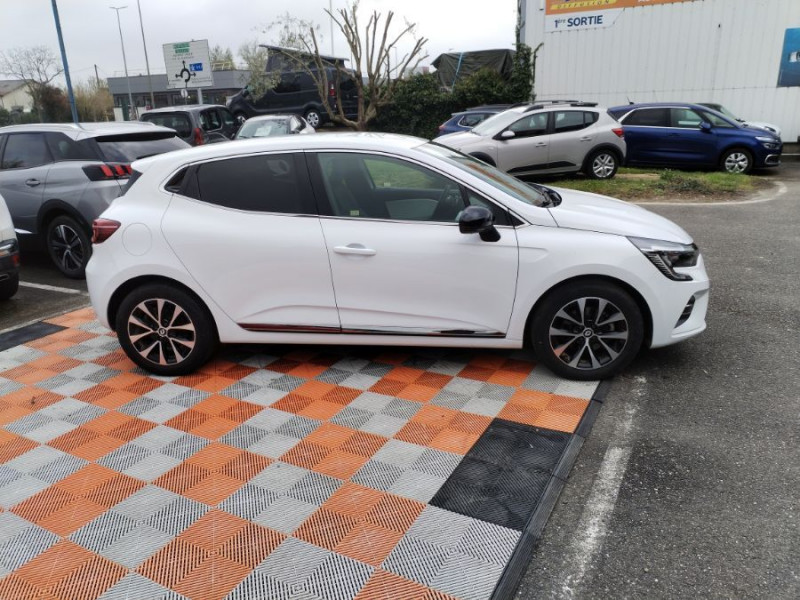 Photo 10 de l'offre de RENAULT CLIO V 1.3 TCe 140 BVM6 TECHNO GPS Camera VT Arr. à 18950€ chez Mérignac auto