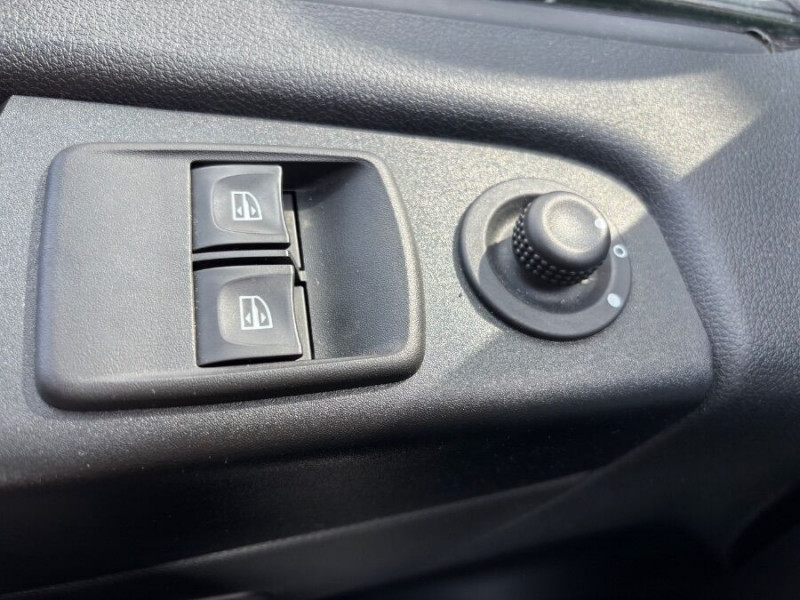 Photo 17 de l'offre de FIAT TALENTO 2.0 TwinTurbo 145 BVM6 Diesel Ecojet L2H1 1,2t Attel. Options 22450.H.T. à 22450€ chez Mérignac auto
