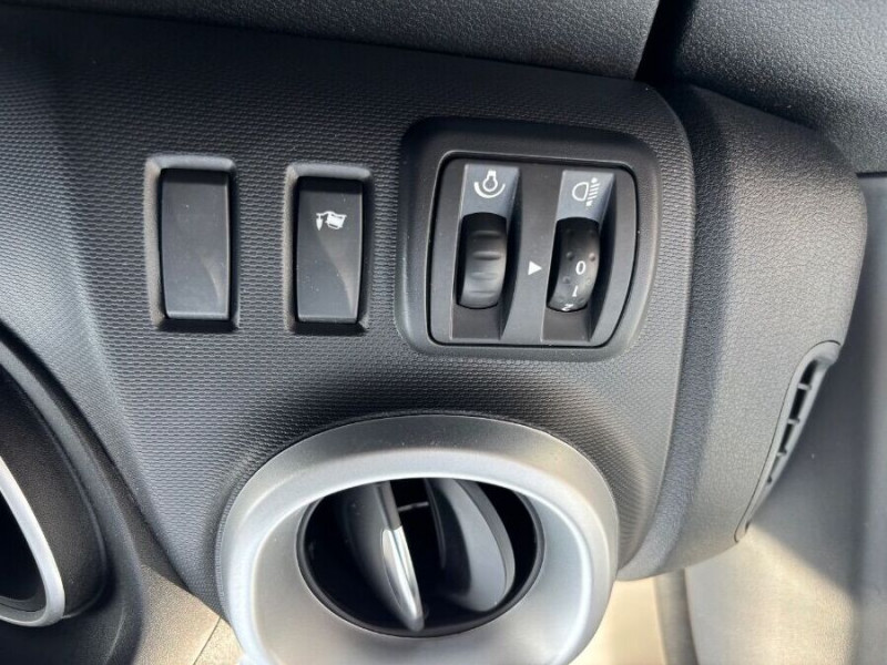 Photo 18 de l'offre de FIAT TALENTO 2.0 TwinTurbo 145 BVM6 Diesel Ecojet L2H1 1,2t Attel. Options 22450.H.T. à 22450€ chez Mérignac auto