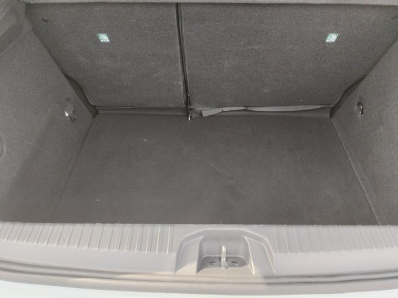 Photo 24 de l'offre de RENAULT CLIO V 1.3 TCe 140 BVM6 TECHNO GPS Camera VT Arr. à 18950€ chez Mérignac auto
