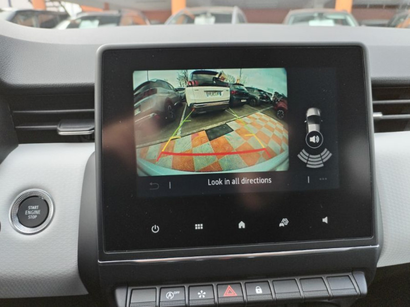 Photo 6 de l'offre de RENAULT CLIO V 1.3 TCe 140 BVM6 TECHNO GPS Camera VT Arr. à 18950€ chez Mérignac auto