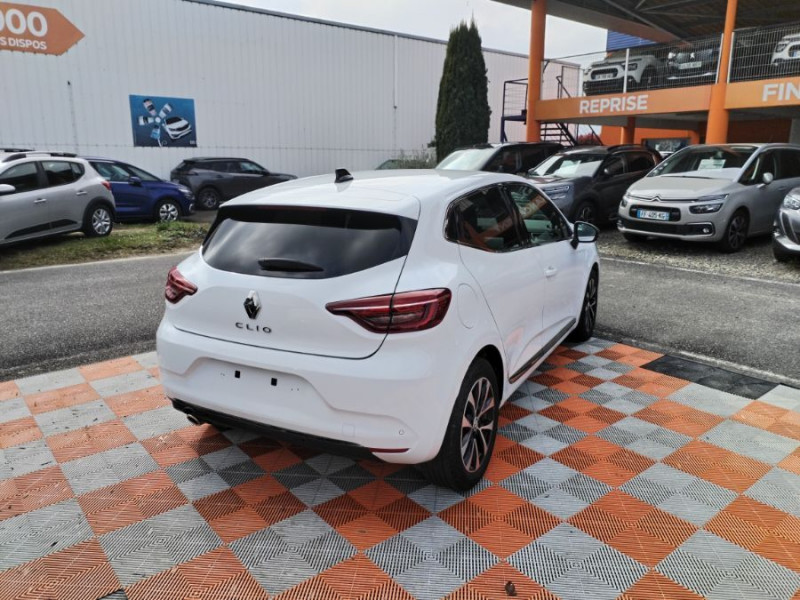 Photo 27 de l'offre de RENAULT CLIO V 1.3 TCe 140 BVM6 TECHNO GPS Camera VT Arr. à 18950€ chez Mérignac auto