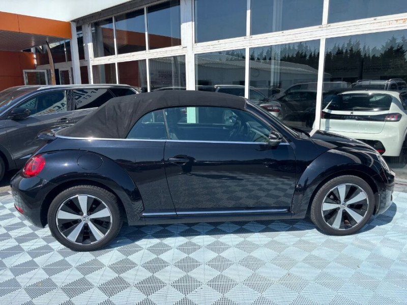 Photo 8 de l'offre de VOLKSWAGEN COCCINELLE CABRIOLET 1.2 TSI 105 BVM6 CLUB GPS Xénon JA18 Radars à 19490€ chez Mérignac auto