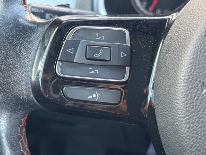 Photo 24 de l'offre de VOLKSWAGEN COCCINELLE CABRIOLET 1.2 TSI 105 BVM6 CLUB GPS Xénon JA18 Radars à 19490€ chez Mérignac auto