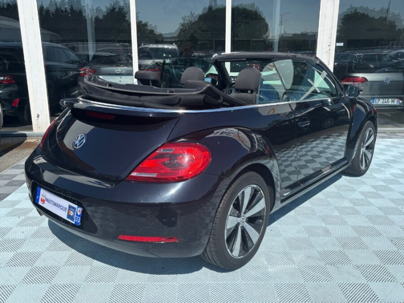 Photo 3 de l'offre de VOLKSWAGEN COCCINELLE CABRIOLET 1.2 TSI 105 BVM6 CLUB GPS Xénon JA18 Radars à 19490€ chez Mérignac auto