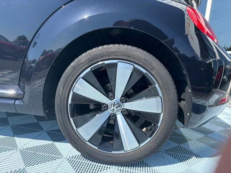 Photo 28 de l'offre de VOLKSWAGEN COCCINELLE CABRIOLET 1.2 TSI 105 BVM6 CLUB GPS Xénon JA18 Radars à 19490€ chez Mérignac auto