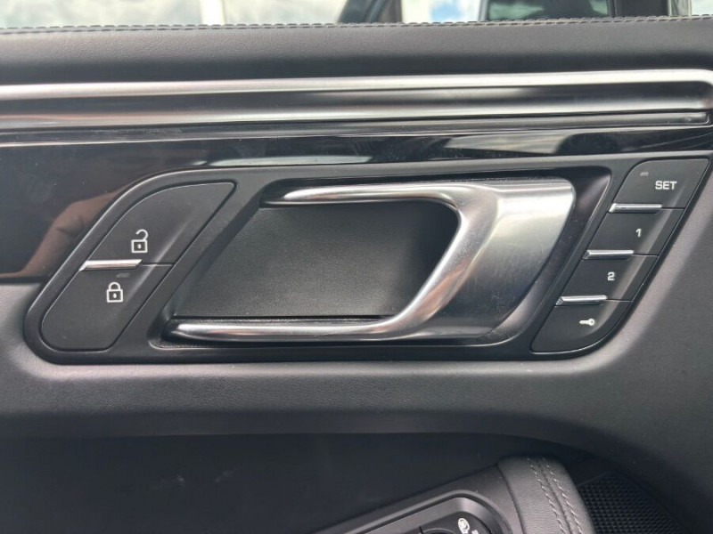 Photo 29 de l'offre de PORSCHE MACAN II 3.0 V6 S 354 PDK TOE PDLS SEM JA19 1ère Main à 57900€ chez Mérignac auto