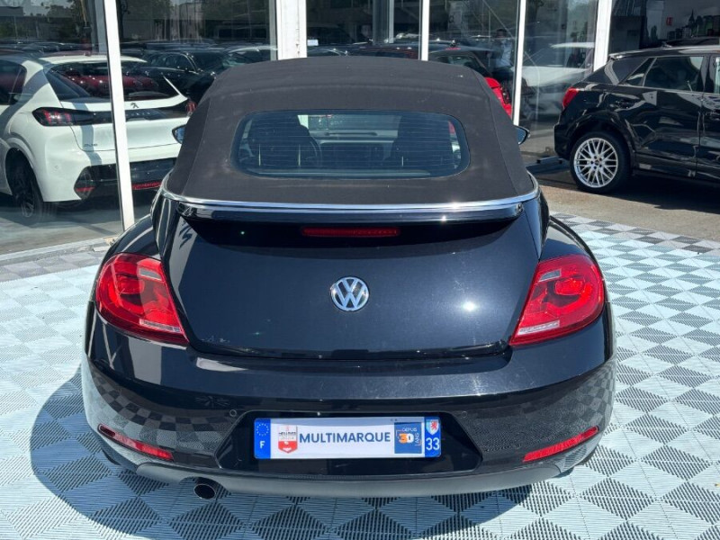 Photo 7 de l'offre de VOLKSWAGEN COCCINELLE CABRIOLET 1.2 TSI 105 BVM6 CLUB GPS Xénon JA18 Radars à 19490€ chez Mérignac auto
