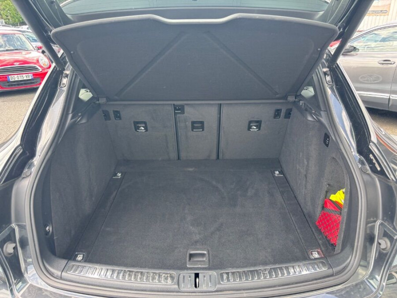Photo 16 de l'offre de PORSCHE MACAN II 3.0 V6 S 354 PDK TOE PDLS SEM JA19 1ère Main à 57900€ chez Mérignac auto