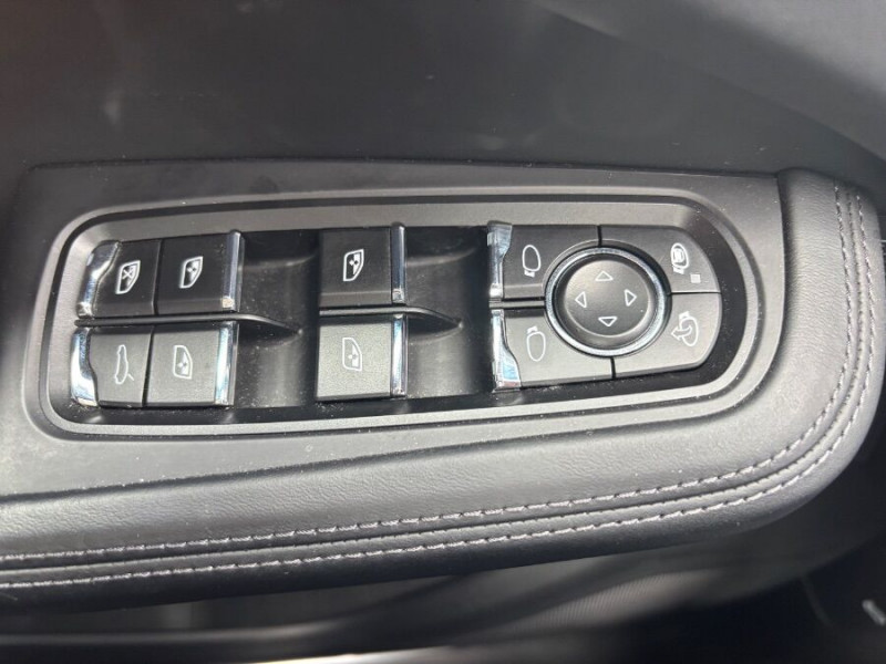 Photo 28 de l'offre de PORSCHE MACAN II 3.0 V6 S 354 PDK TOE PDLS SEM JA19 1ère Main à 57900€ chez Mérignac auto