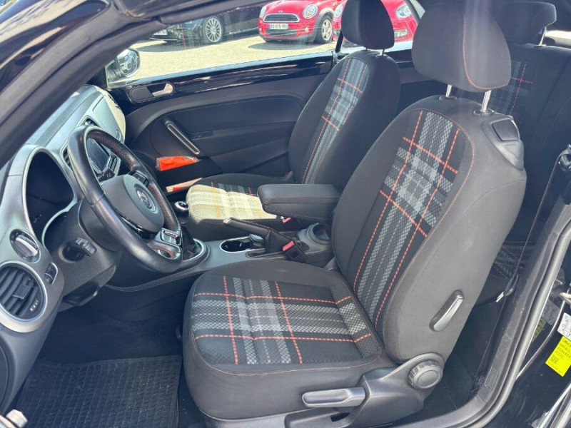 Photo 5 de l'offre de VOLKSWAGEN COCCINELLE CABRIOLET 1.2 TSI 105 BVM6 CLUB GPS Xénon JA18 Radars à 19490€ chez Mérignac auto