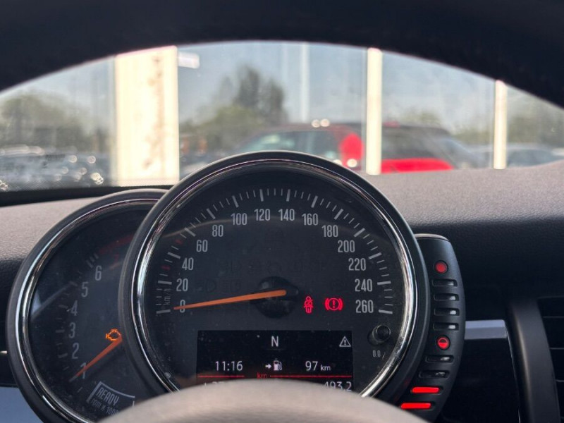 Photo 23 de l'offre de MINI MINI III ONE 75 BVM6 5P Bluetooth Radar JA16 Black à 11950€ chez Mérignac auto