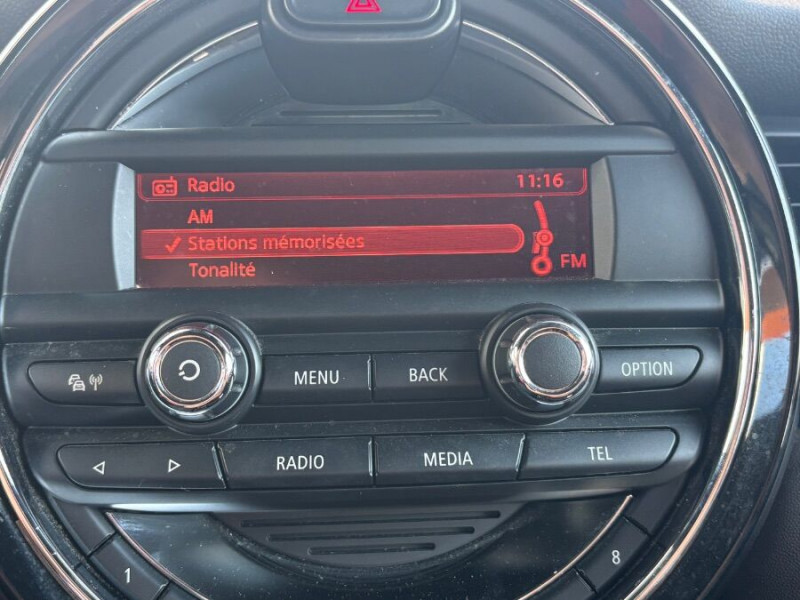 Photo 28 de l'offre de MINI MINI III ONE 75 BVM6 5P Bluetooth Radar JA16 Black à 11950€ chez Mérignac auto
