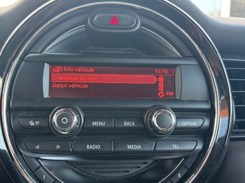 Photo 26 de l'offre de MINI MINI III ONE 75 BVM6 5P Bluetooth Radar JA16 Black à 11950€ chez Mérignac auto