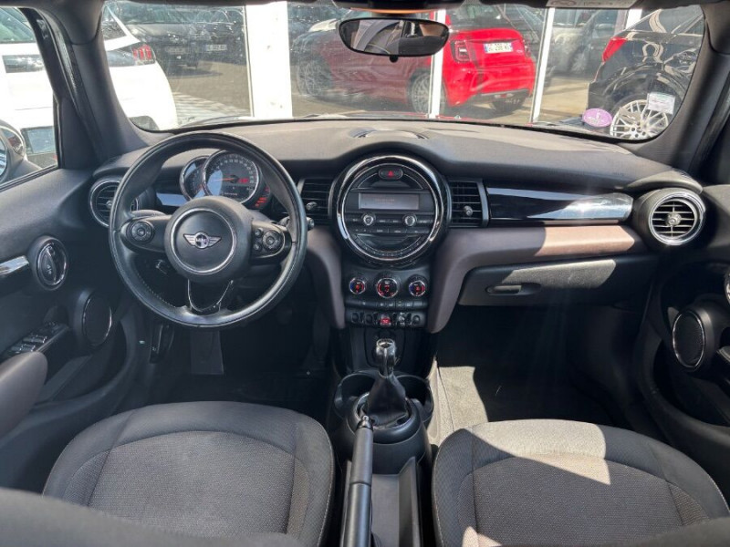 Photo 11 de l'offre de MINI MINI III ONE 75 BVM6 5P Bluetooth Radar JA16 Black à 11950€ chez Mérignac auto