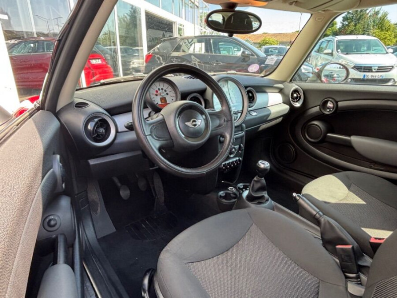Photo 12 de l'offre de MINI MINI III ONE 1.6 75cv BVM6 CLIM JA à 6950€ chez Mérignac auto