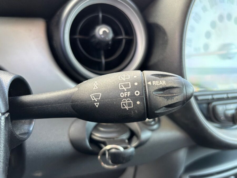 Photo 15 de l'offre de MINI MINI III ONE 1.6 75cv BVM6 CLIM JA à 6950€ chez Mérignac auto