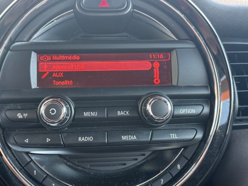 Photo 27 de l'offre de MINI MINI III ONE 75 BVM6 5P Bluetooth Radar JA16 Black à 11950€ chez Mérignac auto
