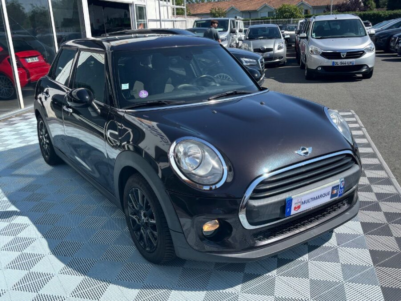 Photo 2 de l'offre de MINI MINI III ONE 75 BVM6 5P Bluetooth Radar JA16 Black à 11950€ chez Mérignac auto