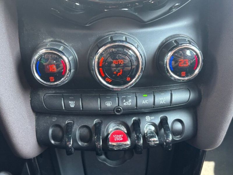 Photo 24 de l'offre de MINI MINI III ONE 75 BVM6 5P Bluetooth Radar JA16 Black à 11950€ chez Mérignac auto