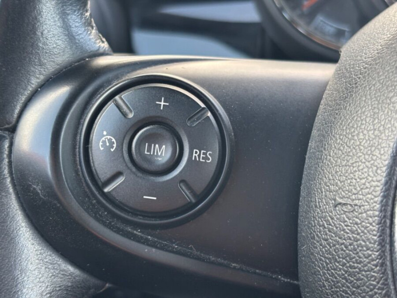 Photo 21 de l'offre de MINI MINI III ONE 75 BVM6 5P Bluetooth Radar JA16 Black à 11950€ chez Mérignac auto