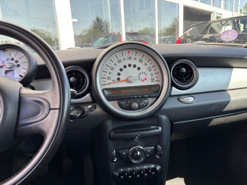 Photo 18 de l'offre de MINI MINI III ONE 1.6 75cv BVM6 CLIM JA à 6950€ chez Mérignac auto