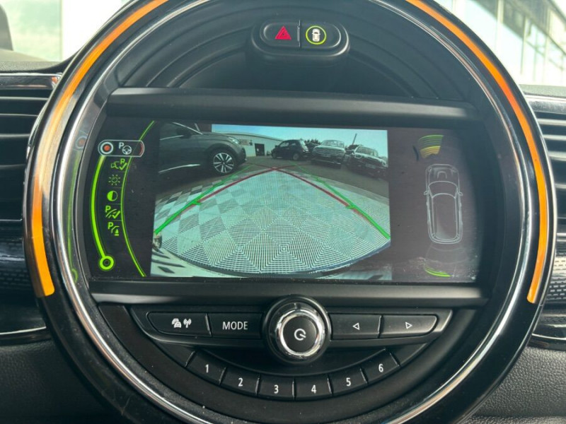 Photo 7 de l'offre de MINI CLUBMAN III 2.0 COOPER D 150 BVM6 CUIR TOIT Ouvrant Camera HUD JA18 à 20450€ chez Mérignac auto