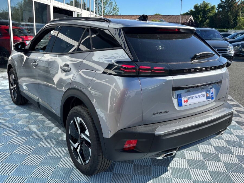 Photo 10 de l'offre de PEUGEOT 2008 II (2) 1.2 HYBRID 145 e-DCS6 ALLURE Camera à 27980€ chez Mérignac auto