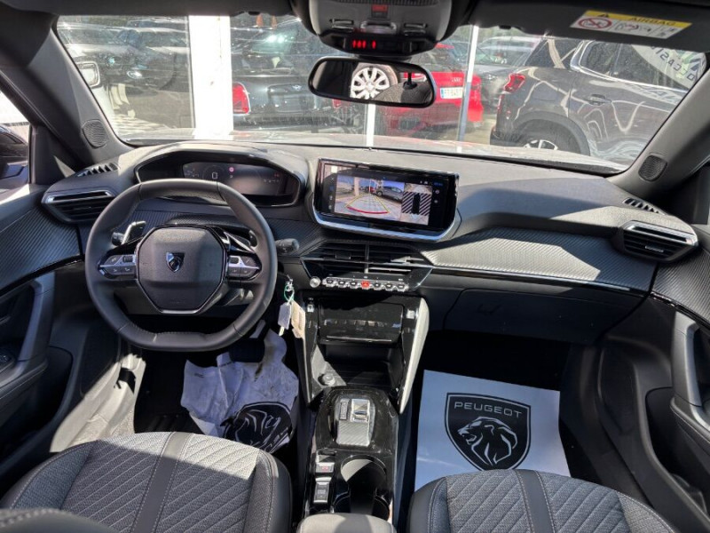 Photo 12 de l'offre de PEUGEOT 2008 II (2) 1.2 HYBRID 145 e-DCS6 ALLURE Camera à 27980€ chez Mérignac auto