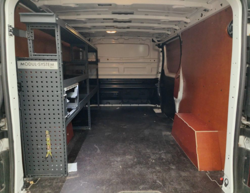 Photo 4 de l'offre de RENAULT TRAFIC FOURGON III 1.6 DCi 120 BV6 L2H1 2T9 1200 CONFORT Galerie 20950.H.T à 20950€ chez Mérignac auto