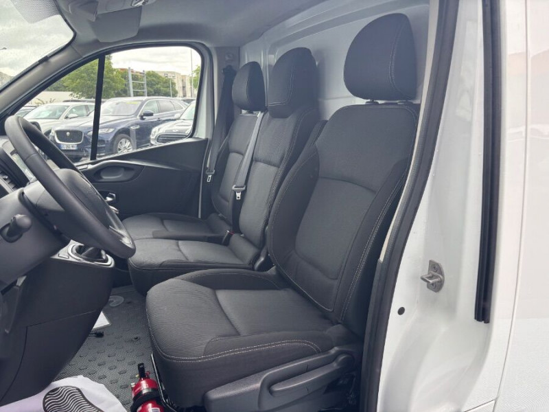 Photo 3 de l'offre de RENAULT TRAFIC FOURGON III 1.6 DCi 120 BV6 L2H1 2T9 1200 CONFORT Galerie 20950.H.T à 20950€ chez Mérignac auto
