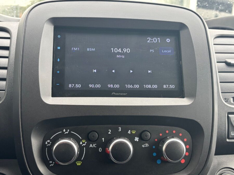 Photo 22 de l'offre de RENAULT TRAFIC FOURGON III 1.6 DCi 120 BV6 L2H1 2T9 1200 CONFORT Galerie 20950.H.T à 20950€ chez Mérignac auto