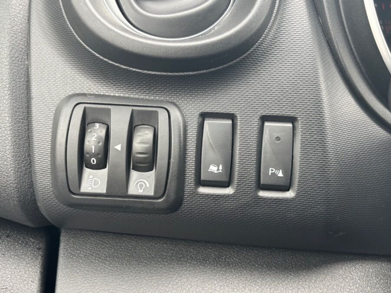 Photo 17 de l'offre de RENAULT TRAFIC FOURGON III 1.6 DCi 120 BV6 L2H1 2T9 1200 CONFORT Galerie 20950.H.T à 20950€ chez Mérignac auto