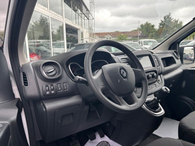 Photo 14 de l'offre de RENAULT TRAFIC FOURGON III 1.6 DCi 120 BV6 L2H1 2T9 1200 CONFORT Galerie 20950.H.T à 20950€ chez Mérignac auto