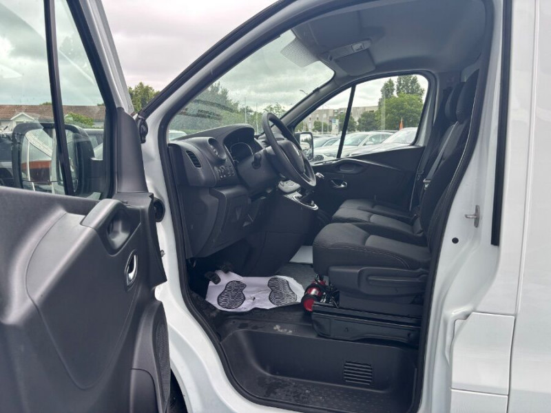 Photo 15 de l'offre de RENAULT TRAFIC FOURGON III 1.6 DCi 120 BV6 L2H1 2T9 1200 CONFORT Galerie 20950.H.T à 20950€ chez Mérignac auto