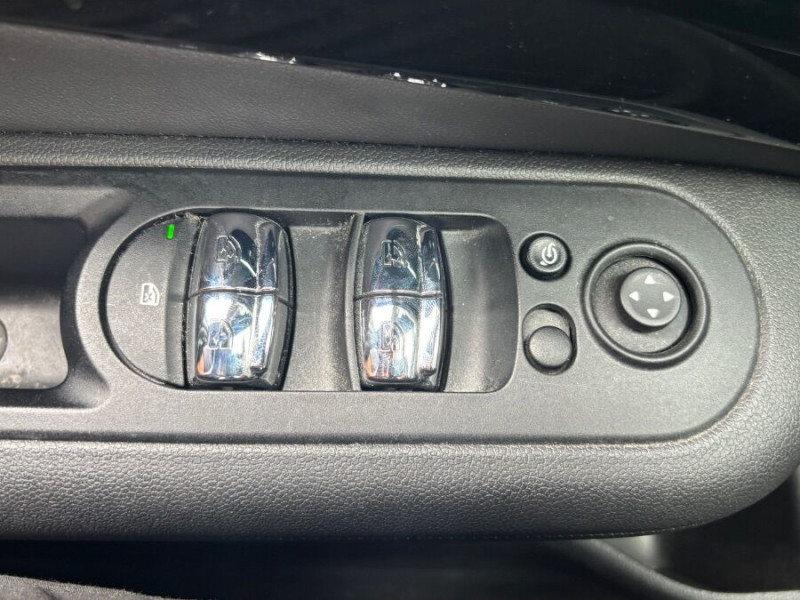 Photo 25 de l'offre de MINI CLUBMAN III ONE 102 BVM6 CANONBURY TOE GPS Camera à 21450€ chez Mérignac auto