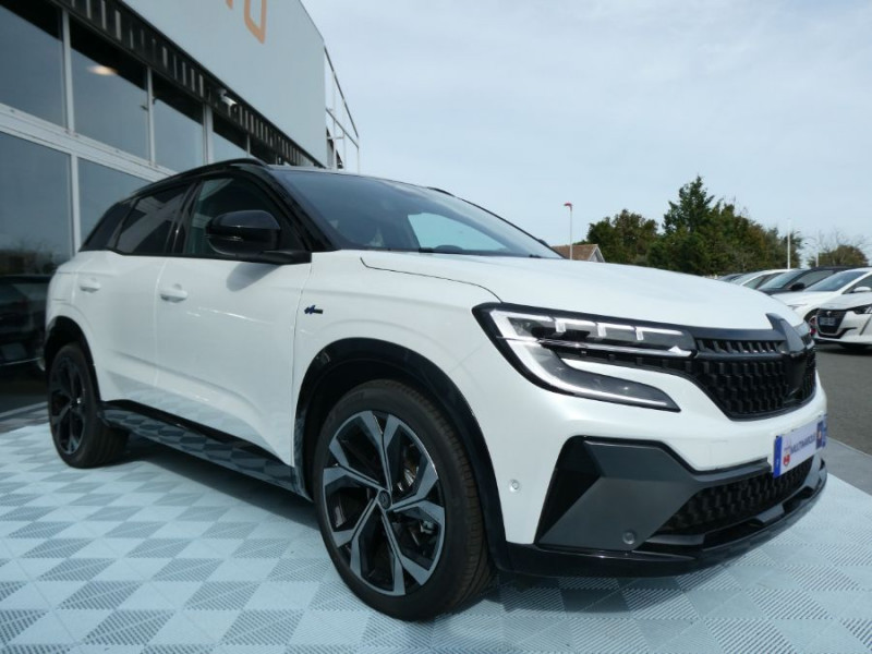 Photo 2 de l'offre de RENAULT AUSTRAL 1.2 E-TECH 200 FULL HYBRID TECHNO ESPRIT ALPINE Hayon Elec. à 37750€ chez Mérignac auto